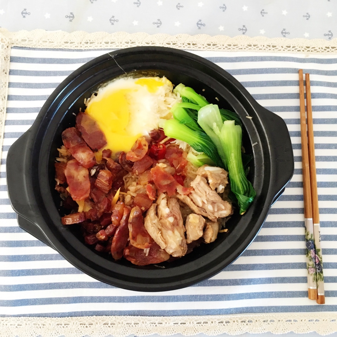 广式腊味煲仔饭