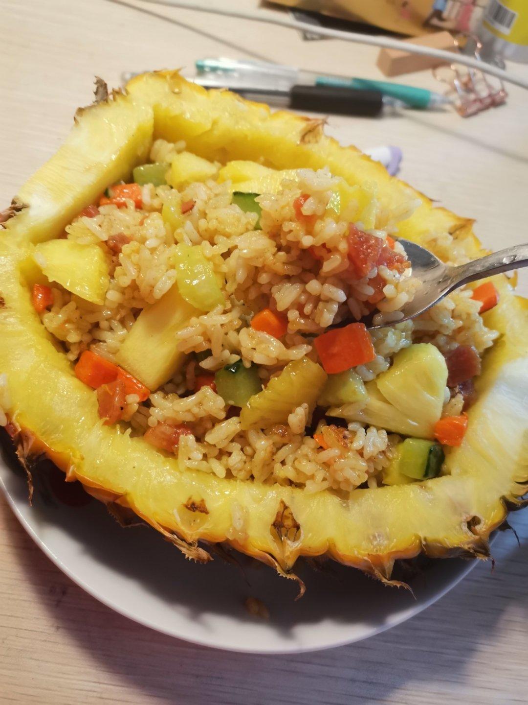 避风塘菠萝咖喱炒饭