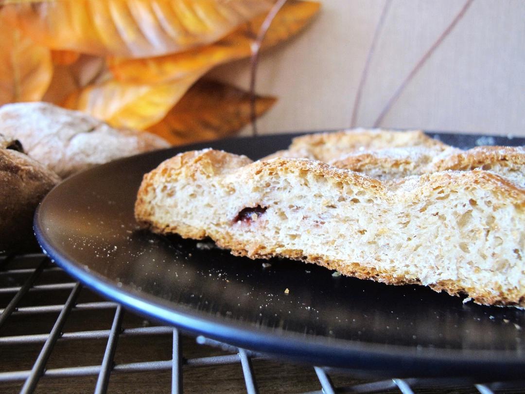 奶酪馅儿蔓越莓面包