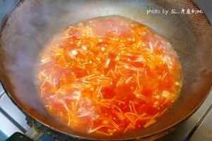 快手低脂番茄金针菇汤的做法 步骤5