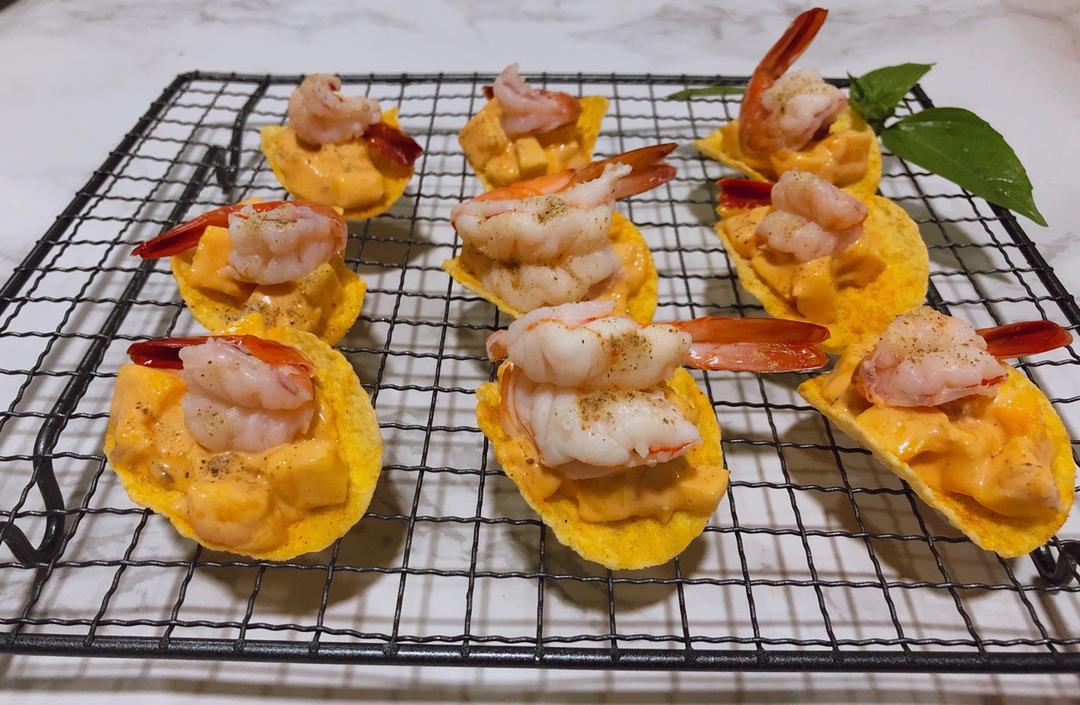 薯片牛油果大虾沙拉