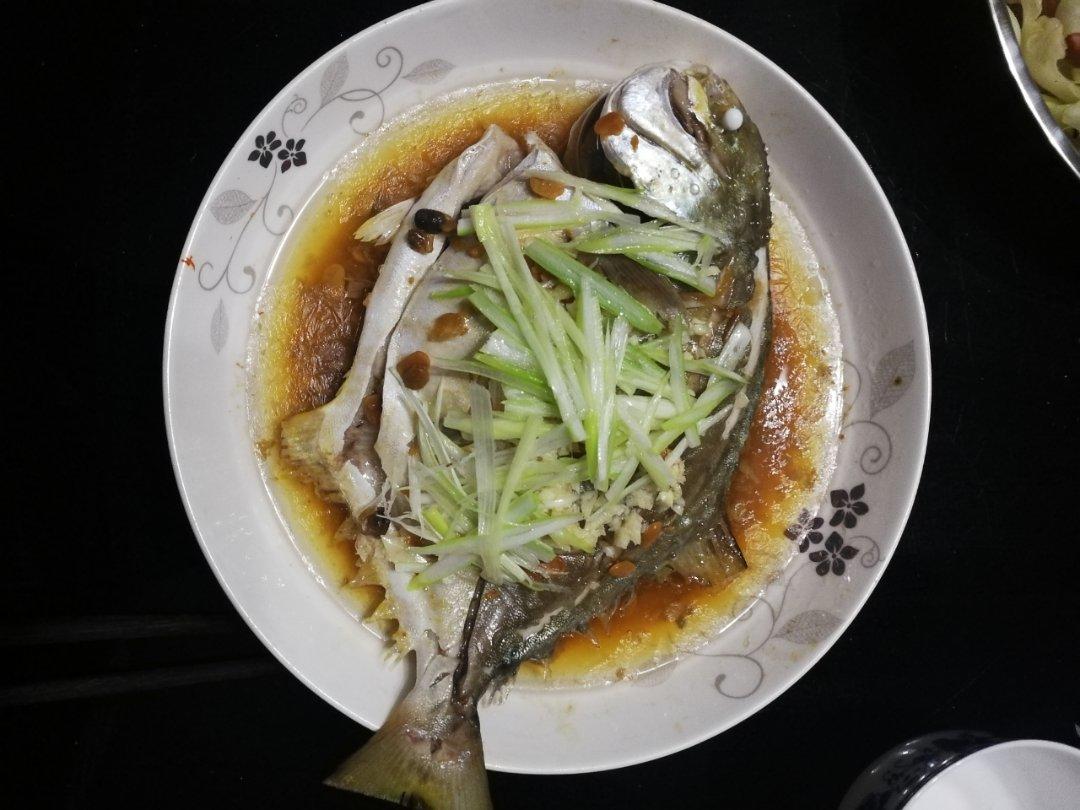 清蒸白鲳鱼