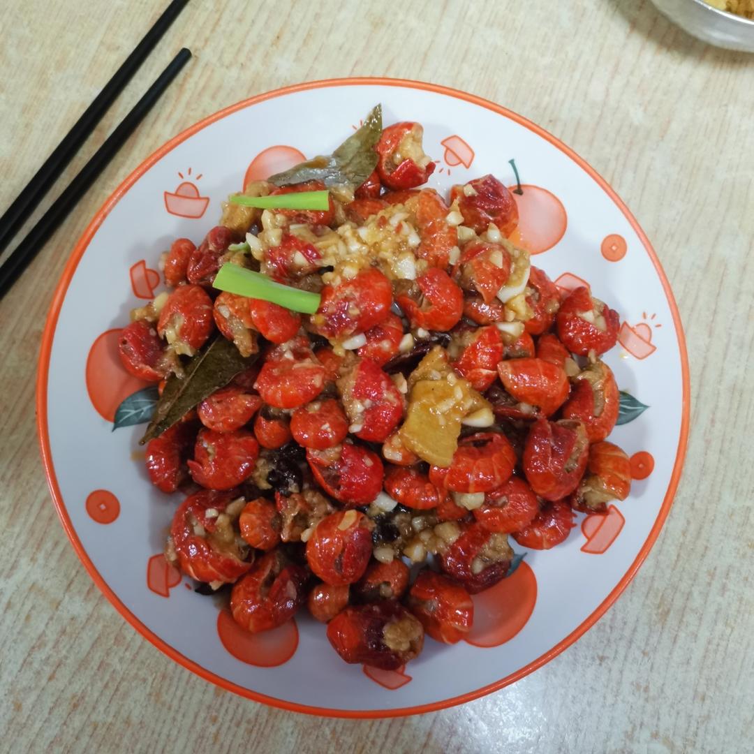 蒜蓉小龙虾 | 甜辣鲜香不油腻  |  一口一个虾尾太满足