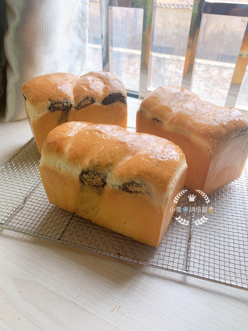 黑芝麻奶酥吐司
