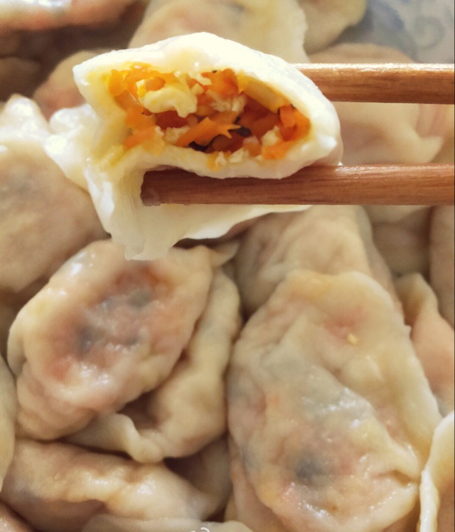 张小赟儿做的私房胡萝卜素馅饺子