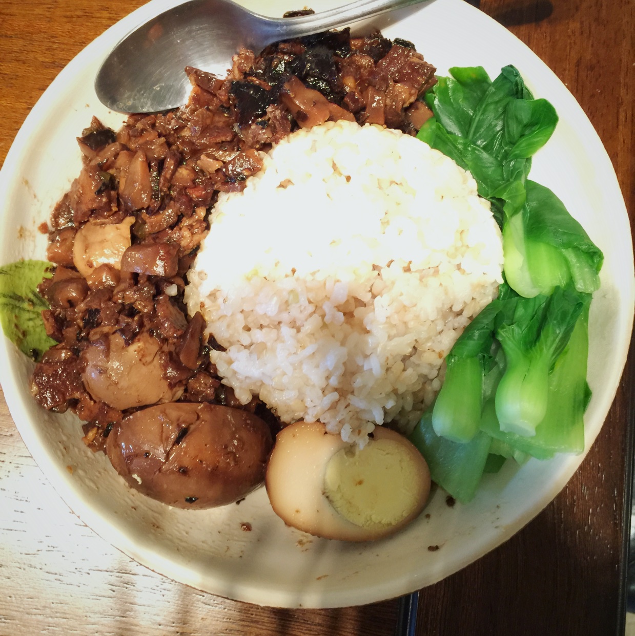 洋葱酥卤肉饭