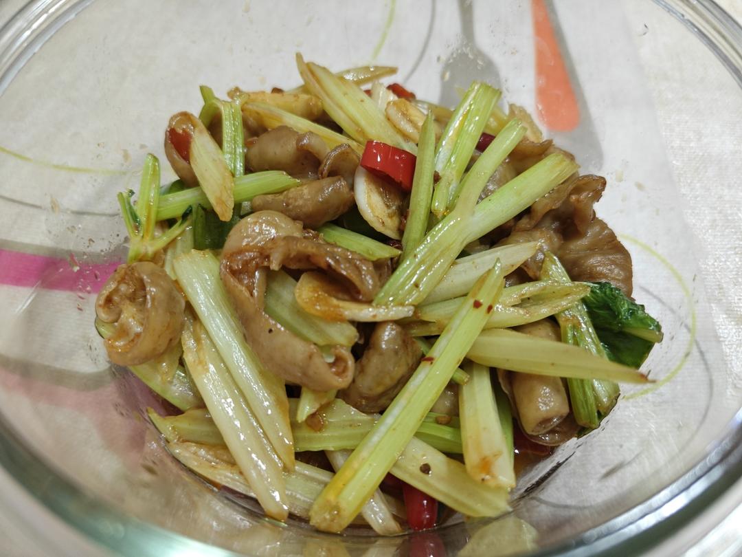 香辣过瘾的爆炒肥肠，这么做巨巨巨下饭！！