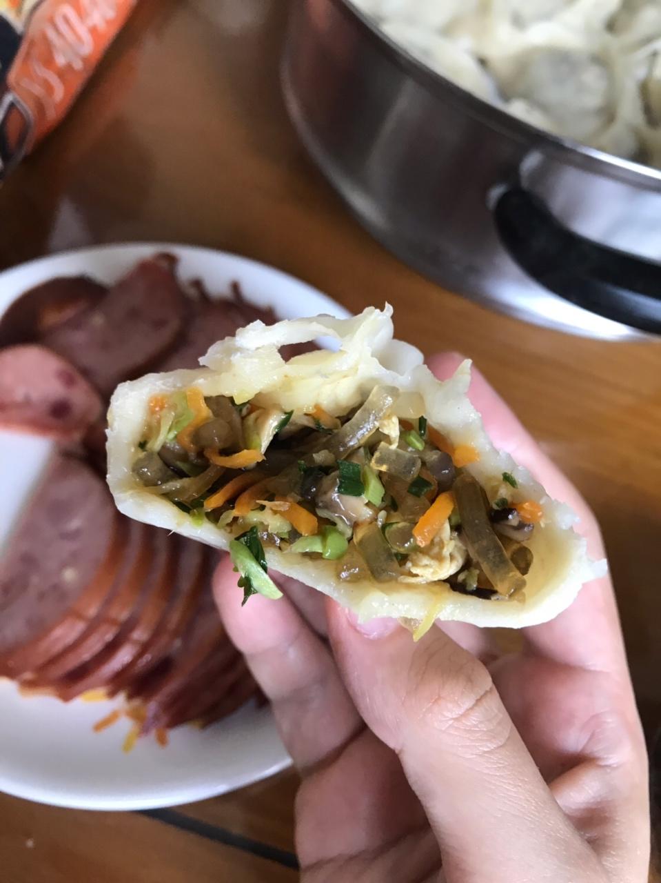 鲜掉眉毛的烫面蒸饺