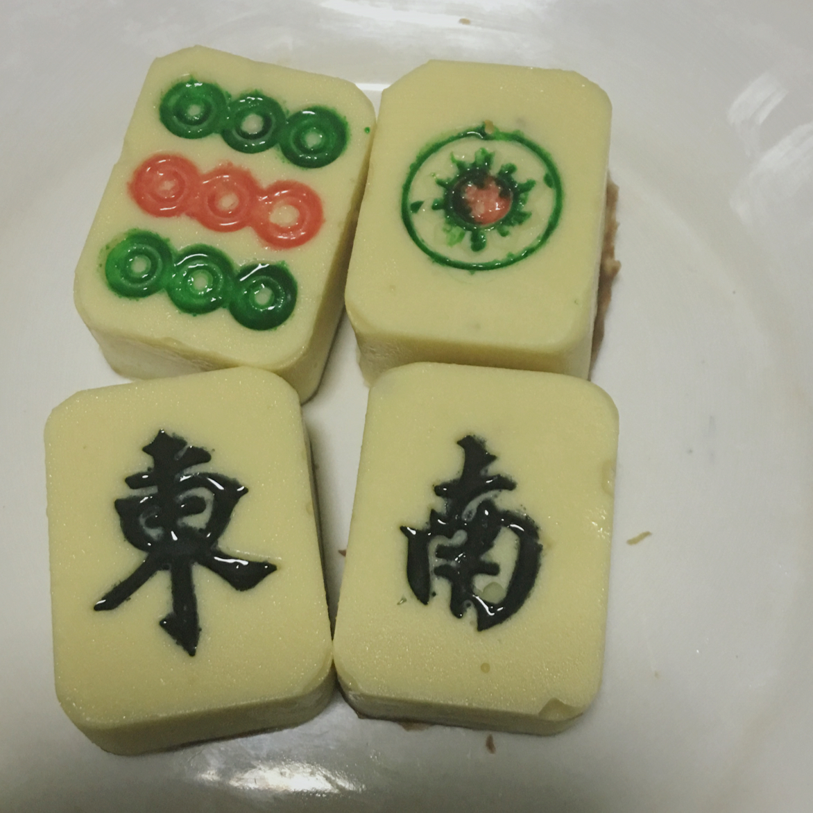 麻将巧克力描字方法
