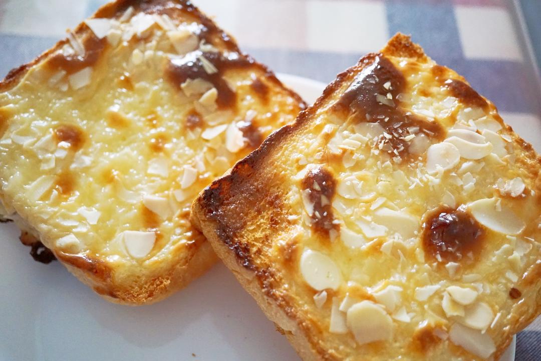 糖糖1018做的岩烧乳酪lavacheeseslice