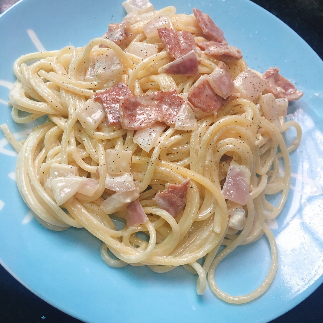 奶油培根意大利面