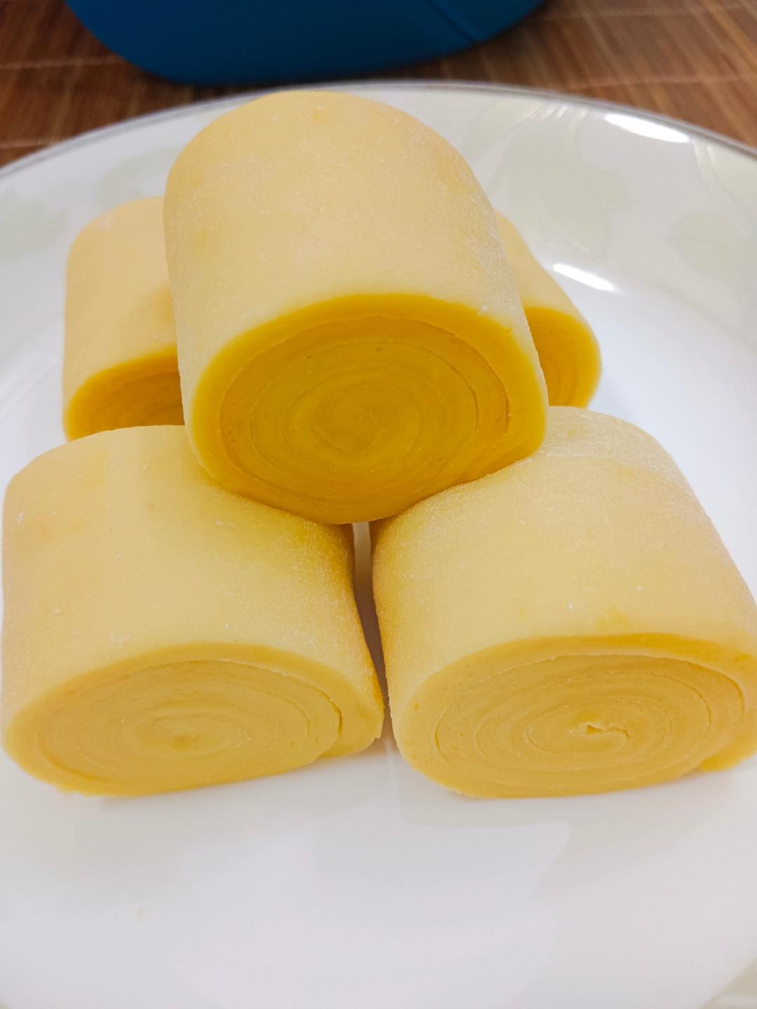 美味的金灿灿的南瓜馒头，我好喜欢哦