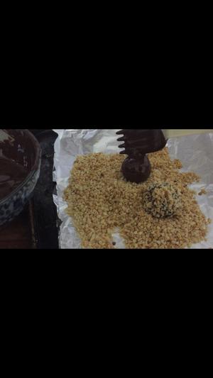 松露巧克力（蛋糕边）的做法 步骤9