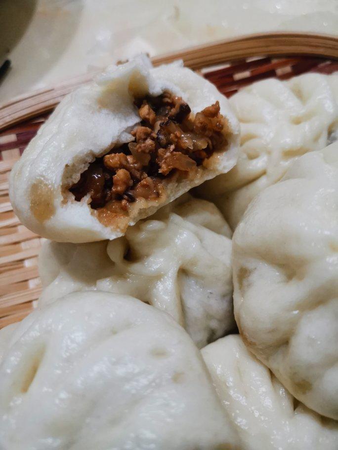 outsider曦做的香菇鸡肉包子