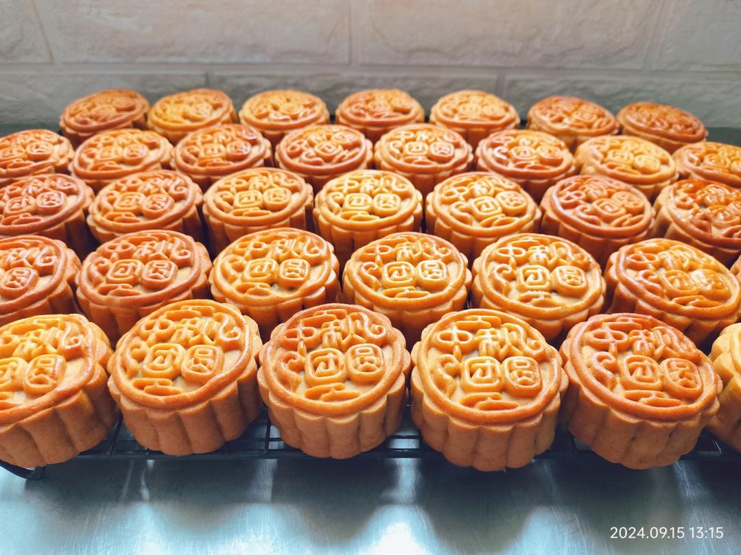 广式月饼——蛋黄莲蓉月饼