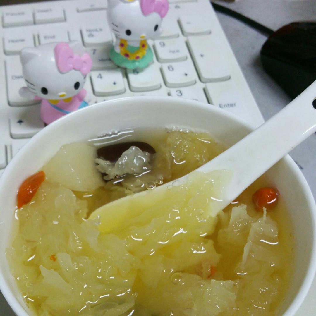 冰糖雪梨银耳汤