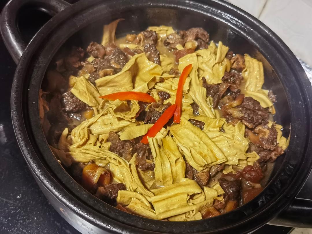牛排腩腐竹煲