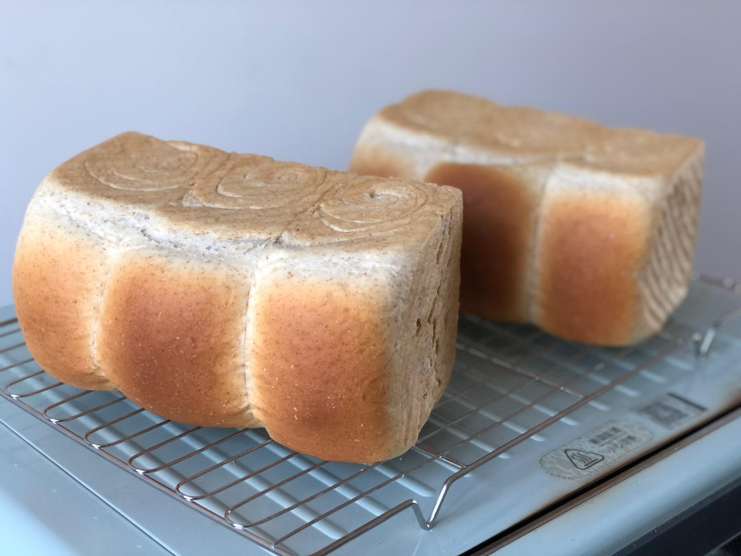 牛奶面包卷【3月北鼎烤箱食谱】