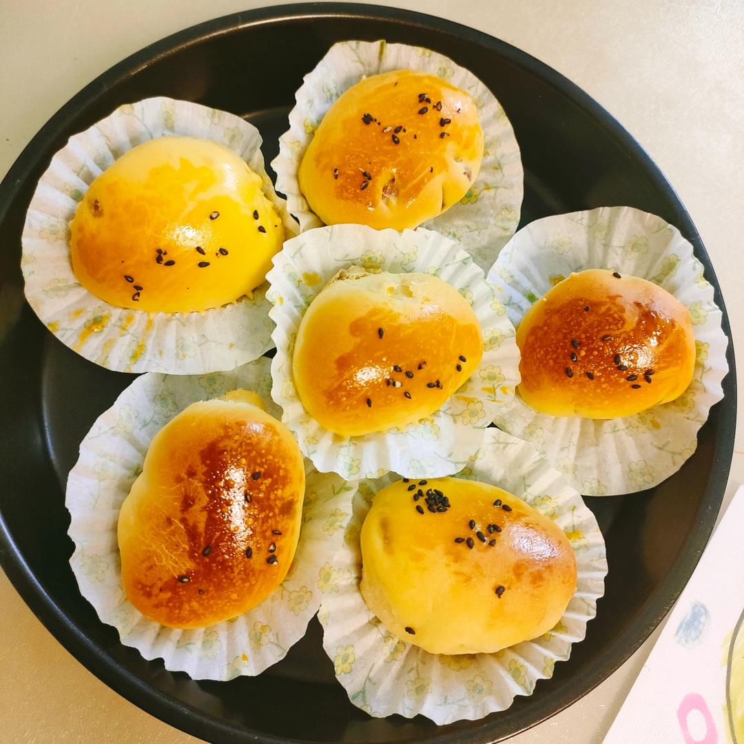 香喷喷的~果仁面包（消耗葡萄干跟核桃的好方法）