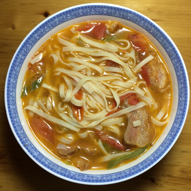 爱奥特曼的小猫做的手工面条之绿豆面条