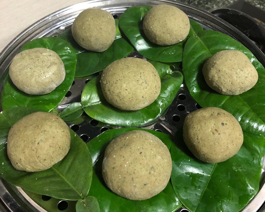 野生艾草夹石娘糍粑广西大新特色美食