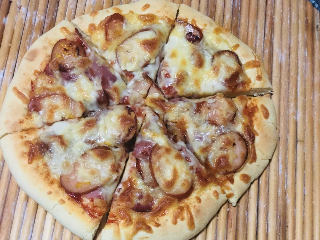含宣软饼皮做法、自己在家也能做出馅料十足、超拉丝的美味诱人披萨