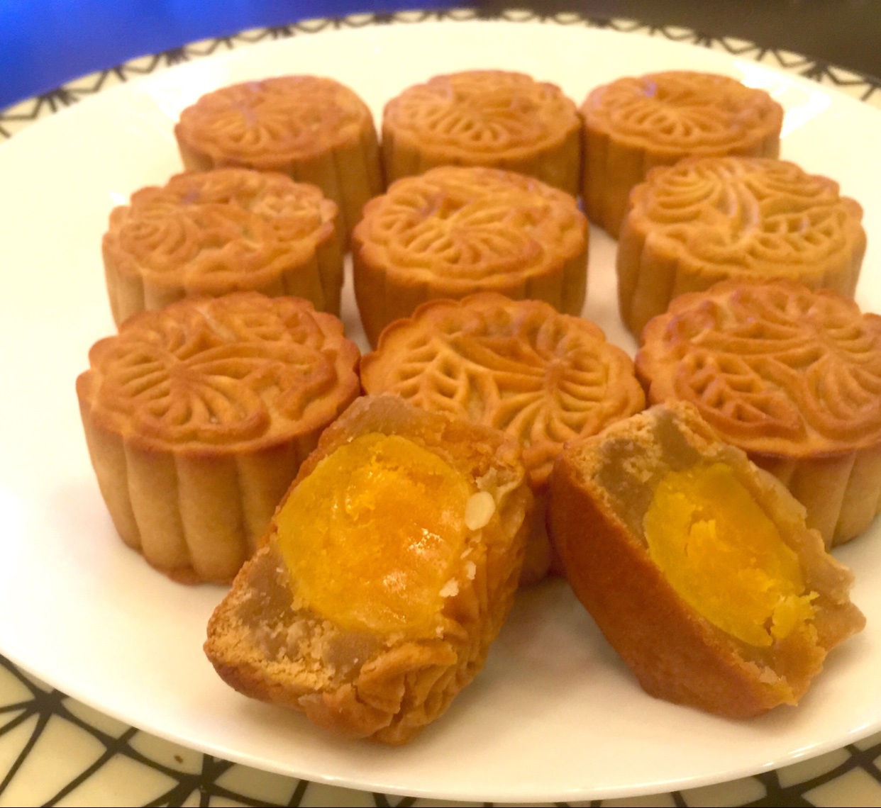 广式月饼——蛋黄莲蓉月饼