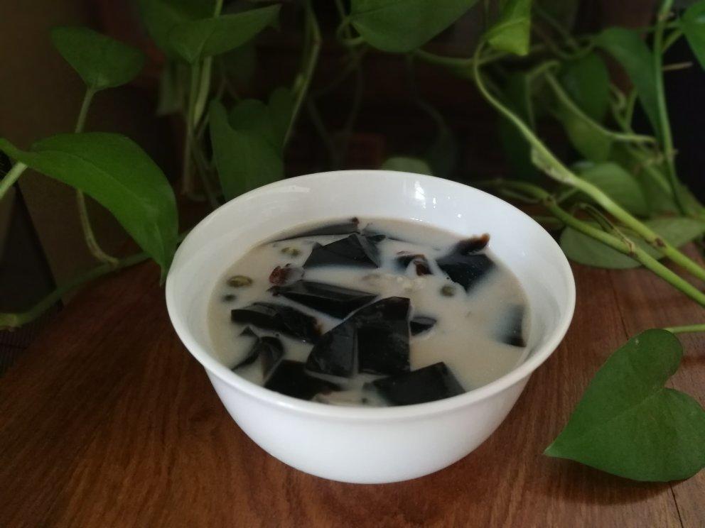 夏日消暑甜品之龟苓膏