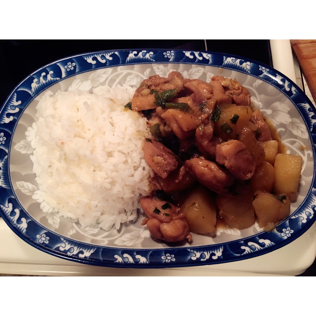 土豆炖鸡块