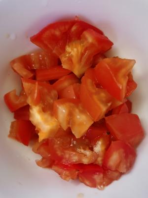 番茄🍅金针菇肥牛汤的做法 步骤2