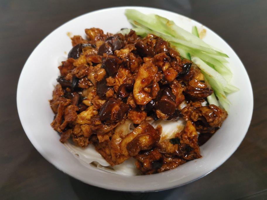 炸酱面（香菇鸡蛋酱）