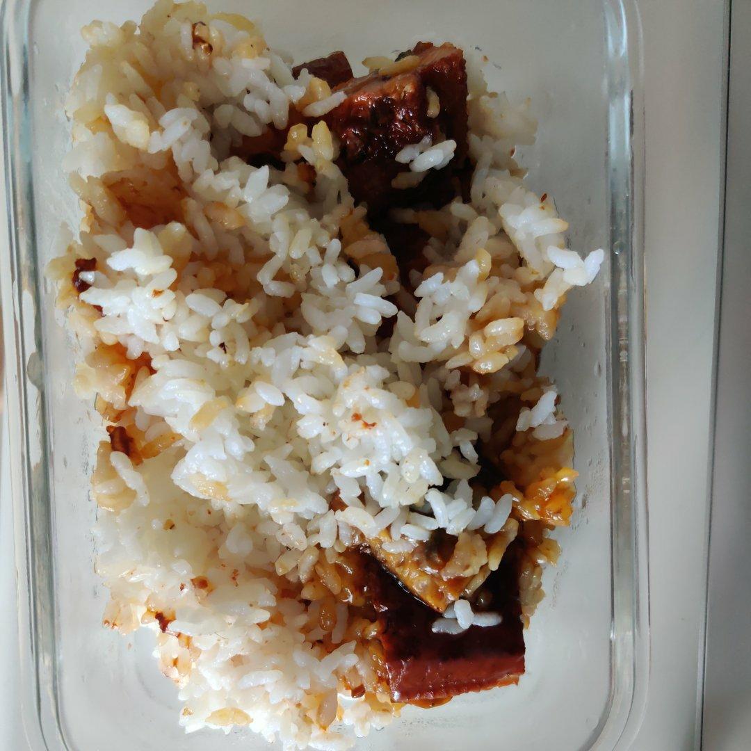 蒲烧鳗鱼饭