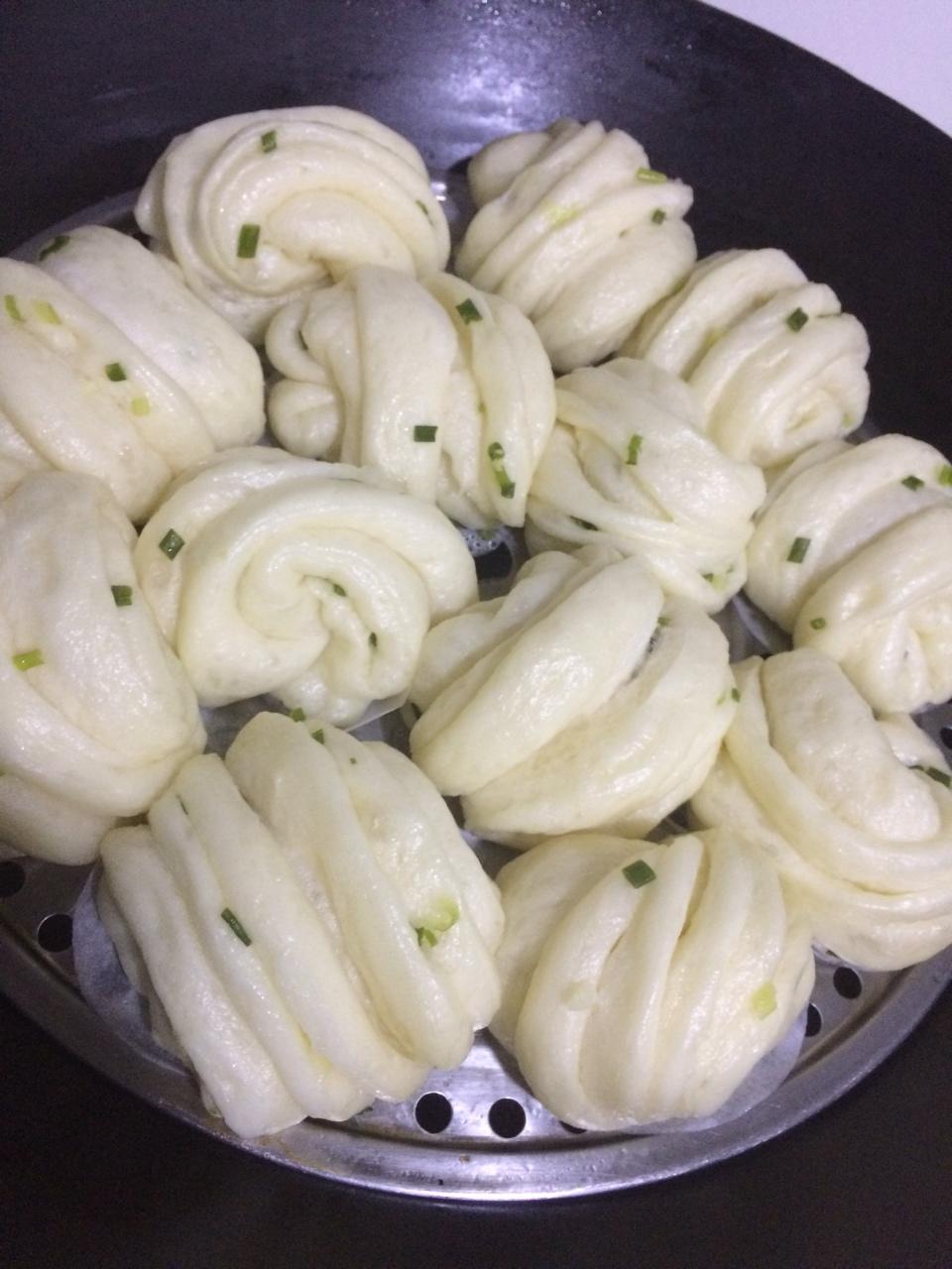 葱油花卷 Steamed Roll