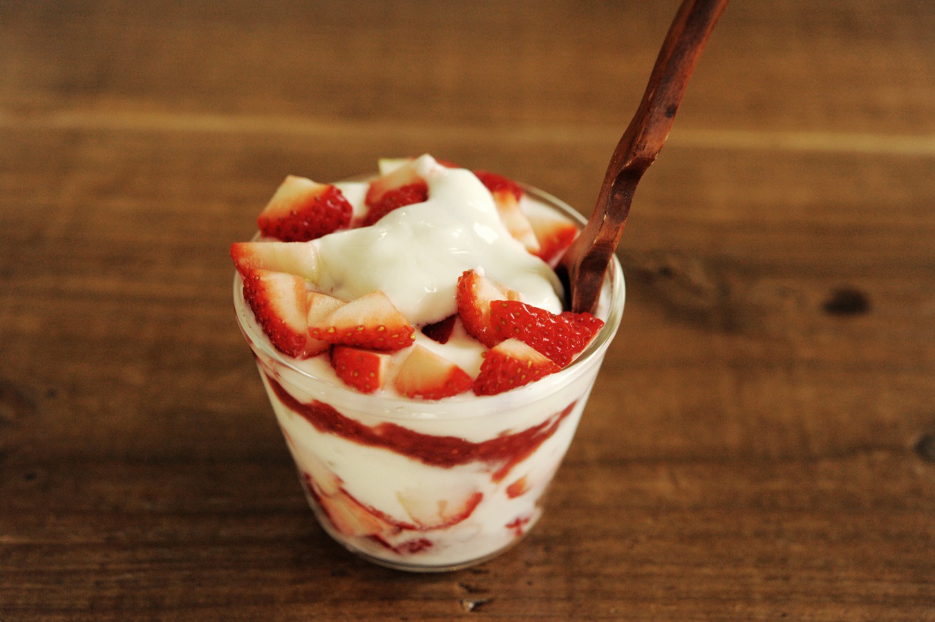 凉公子做的草莓酸奶