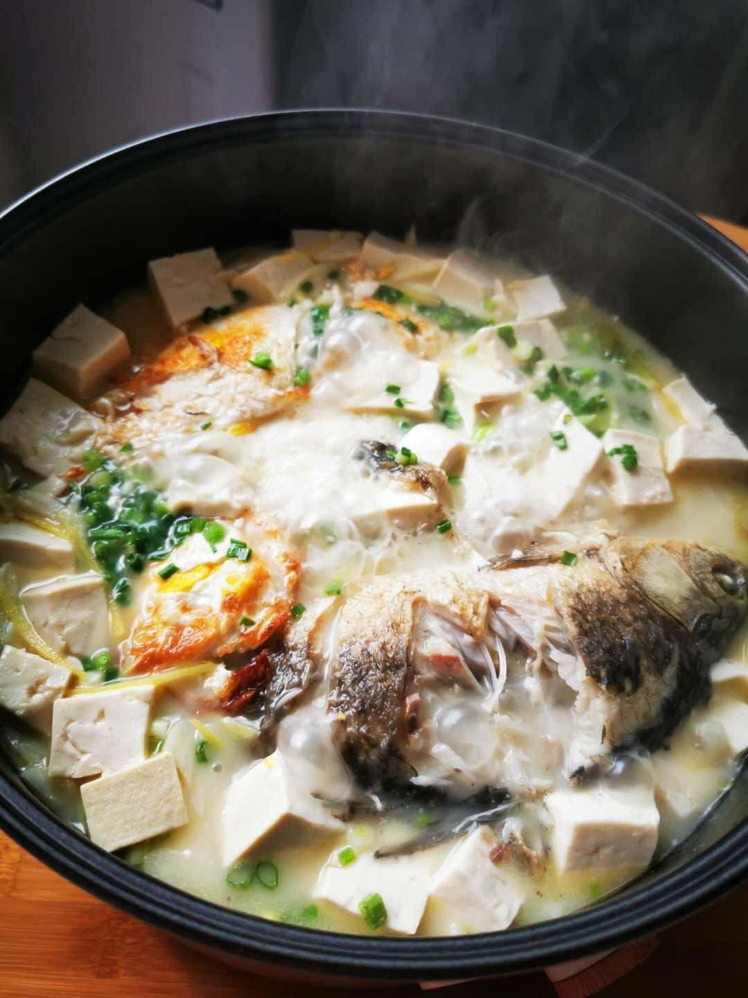 奶白鲫鱼豆腐汤|一条鱼最后的温柔