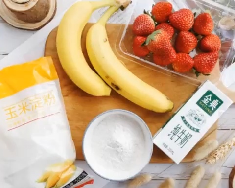 香蕉草莓糯米糍糯唧唧的做法