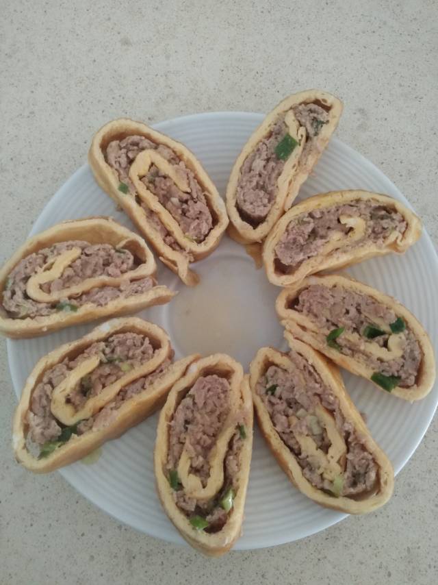 鸡蛋肉卷
