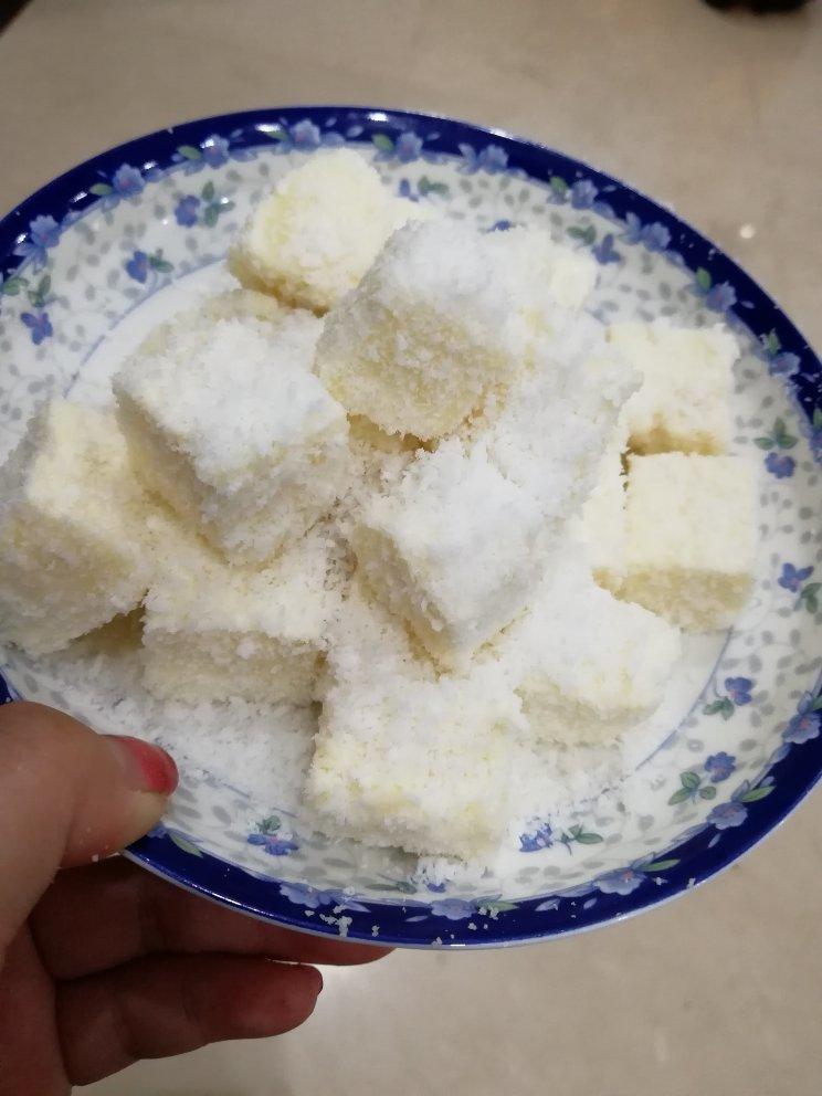 椰蓉牛奶小方