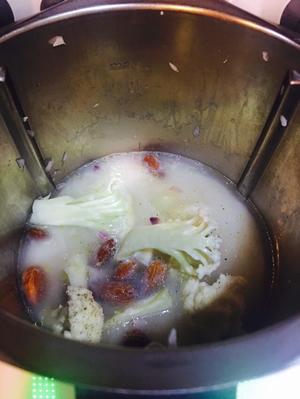 花椰菜浓汤的做法 步骤4