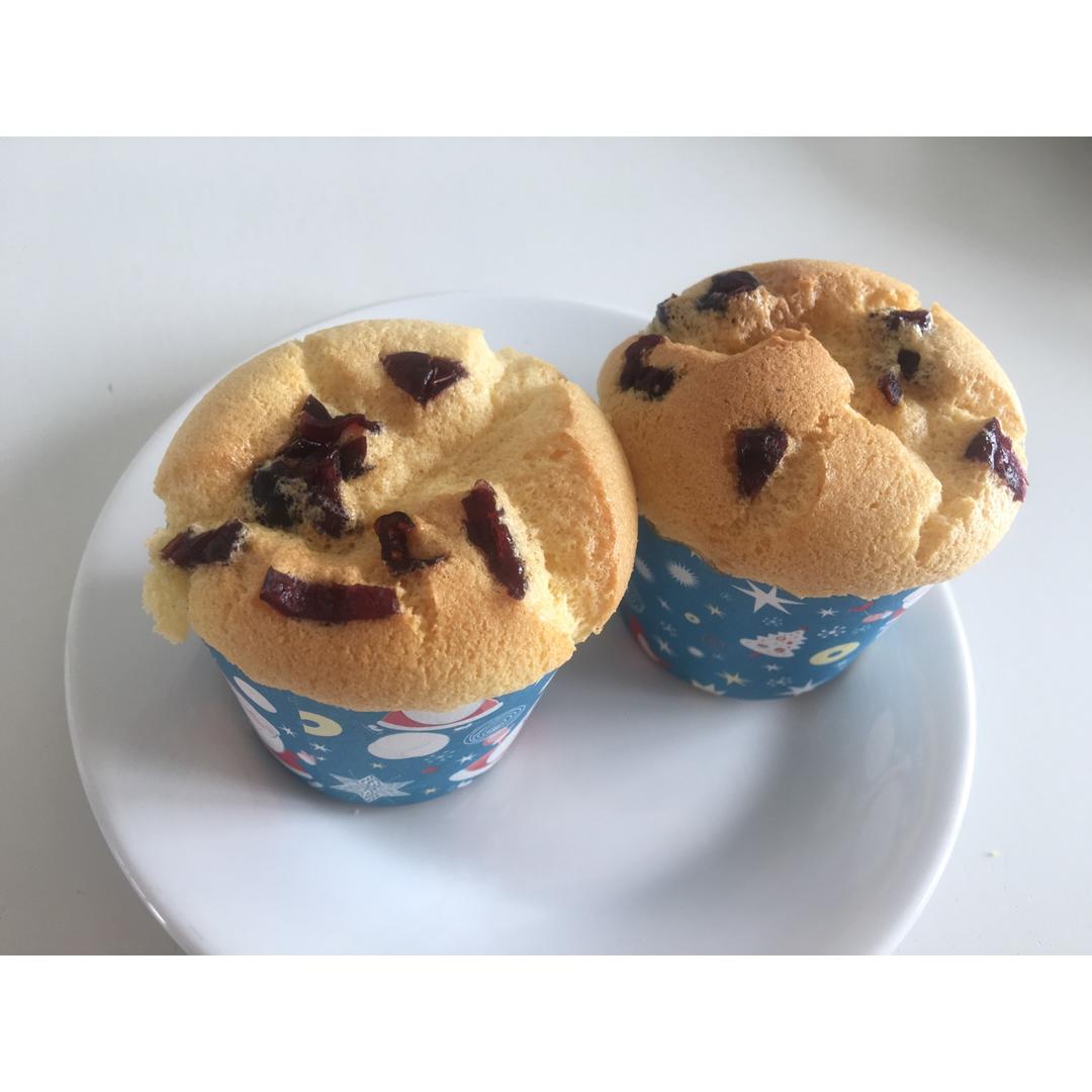 蔓越莓纸杯戚风小蛋糕