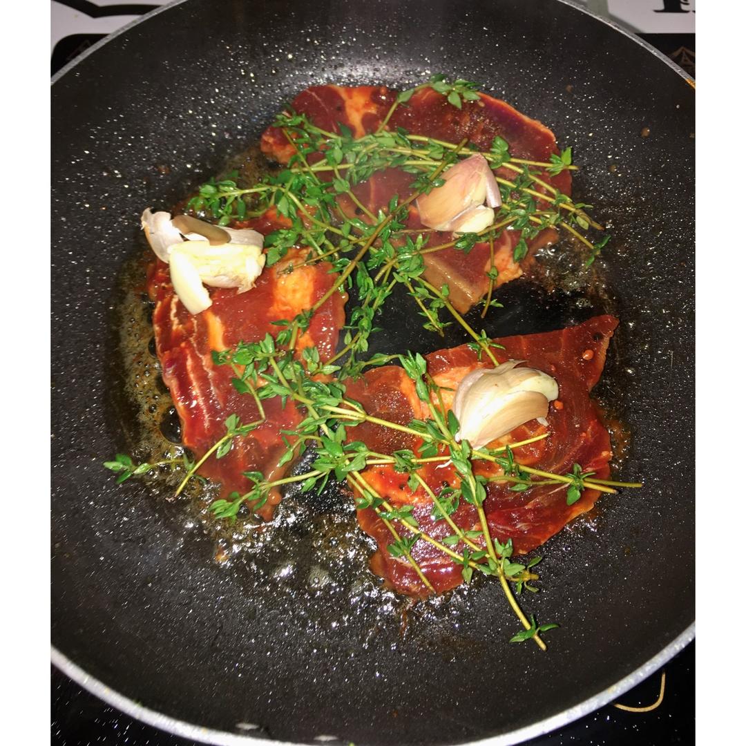 好吃到哭的煎牛排