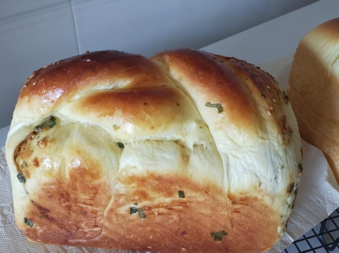 香葱肉松手撕吐司