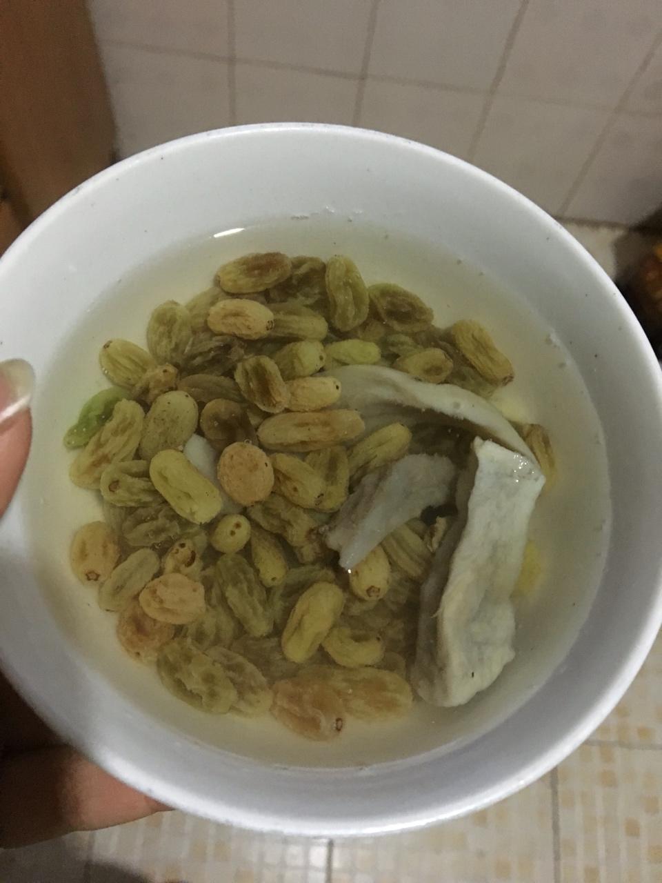 宝宝辅食之香蕉葡萄干馅儿的做法 步骤1