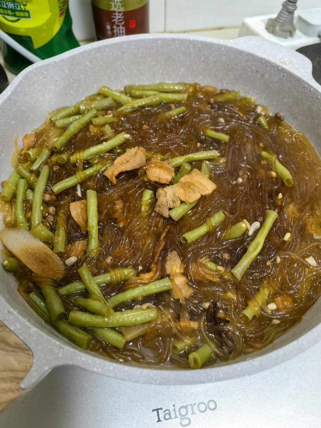 豆角五花肉红薯粉汤