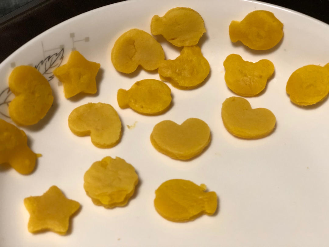 7月+宝宝辅食                                                              南瓜米粉松饼