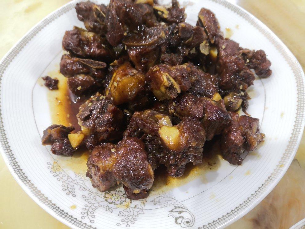 最简单最好吃的红烧排骨