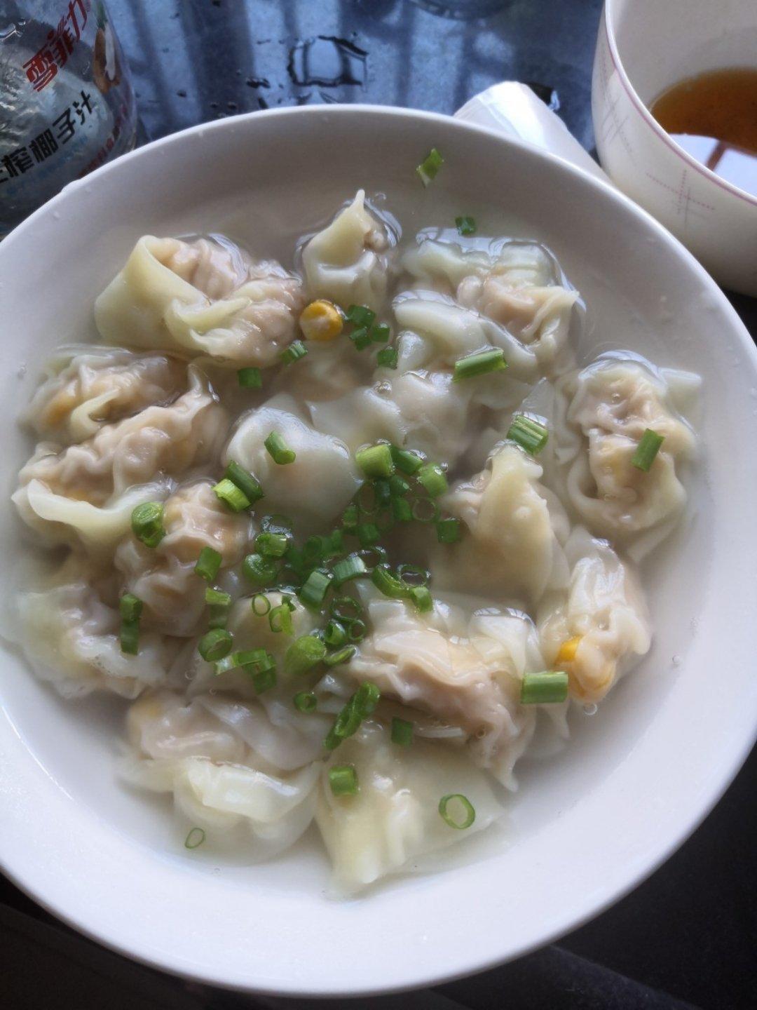 娃赞不绝口的早餐：玉米鲜虾大馄饨