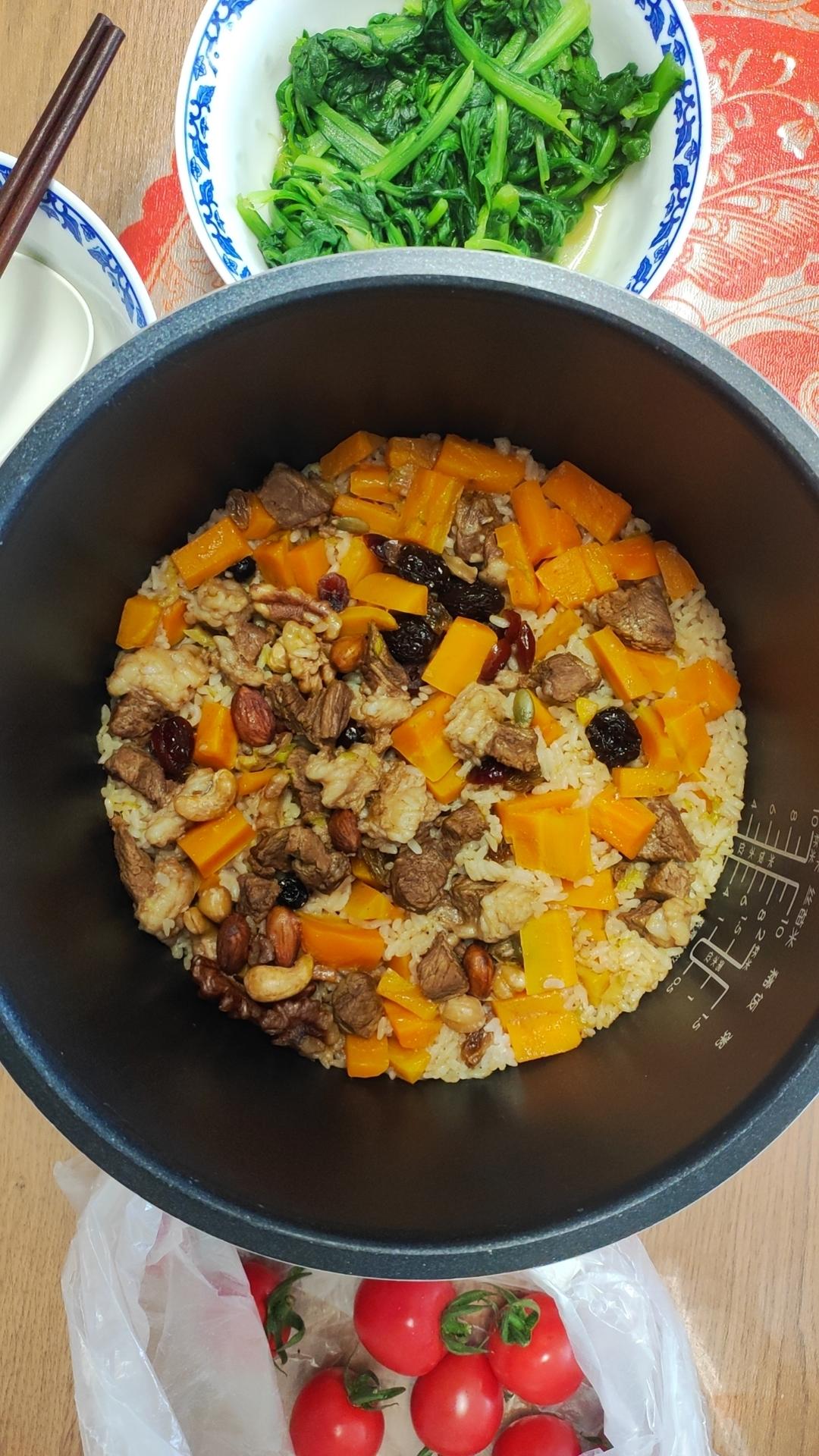 新疆抓饭（简单又好吃的电饭锅版）