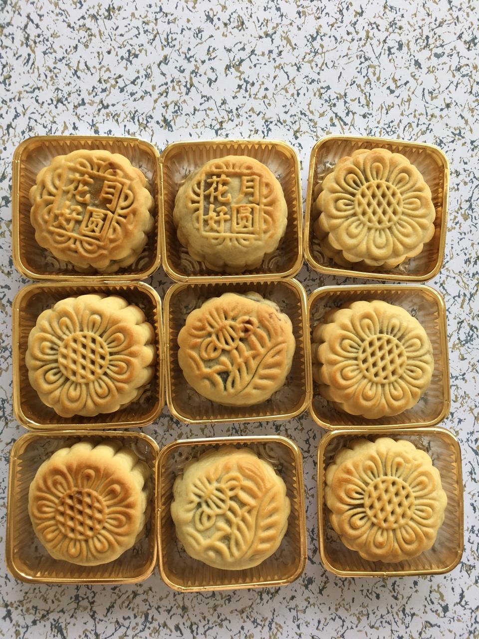 广式月饼－－蛋黄豆沙月饼