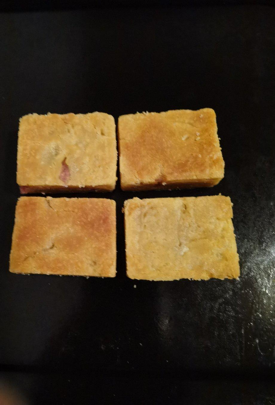 小美轻松搞定凤梨酥